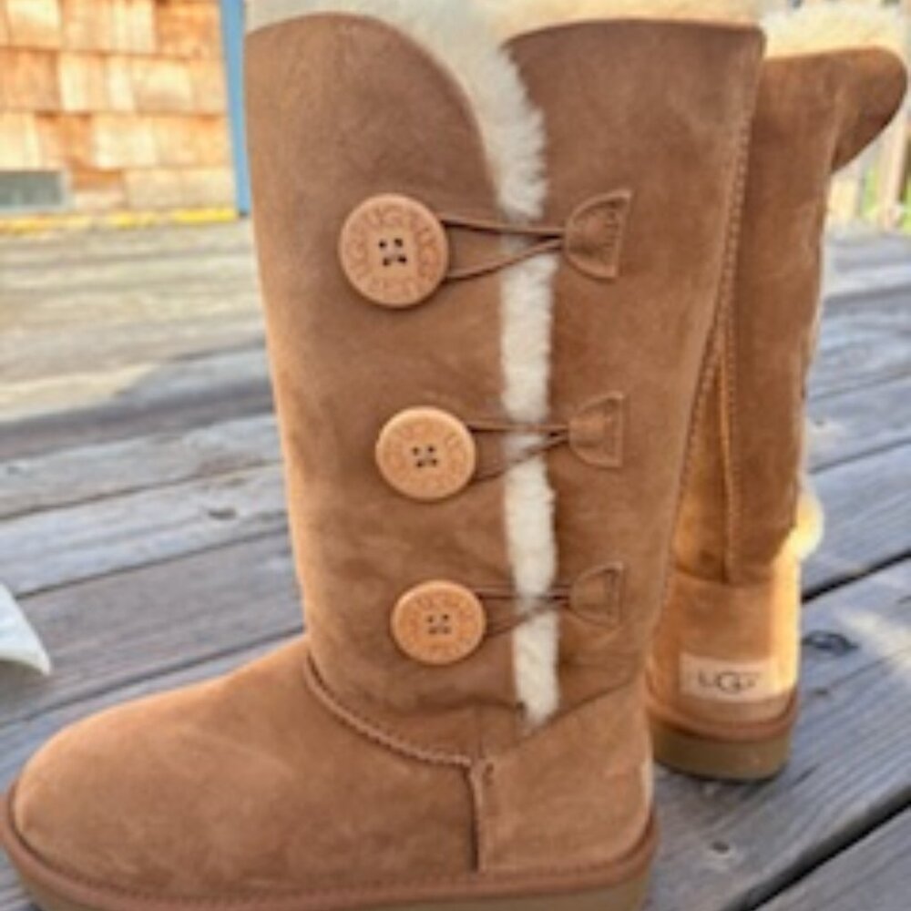Ugg boots with Bailey Button Triplet